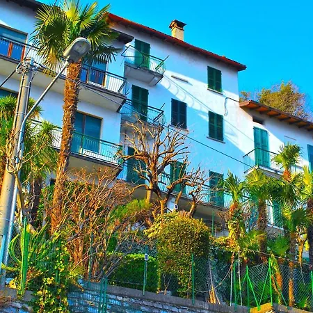 The Palm With Balcony And View * Sala Comacina